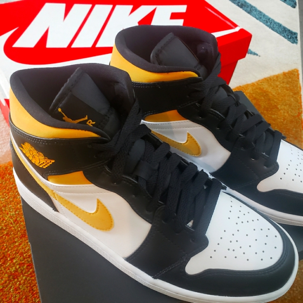 Jordan ones mids